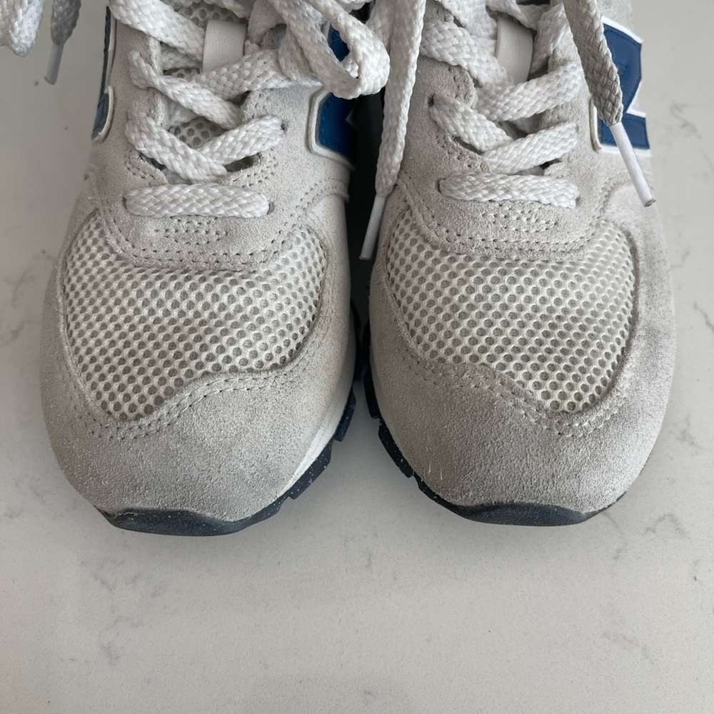 New Balance 574 Kids Boys 3 Ragged White Royal Blue  Suede Sneakers US - Picture 5 of 13